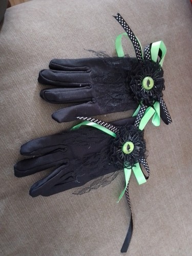 Schwarze handschuh mit - handschuh,